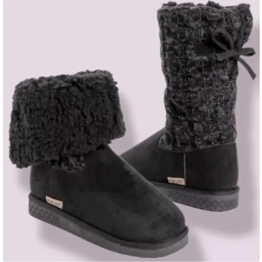 Muk Luks women’s Knit Boots Dark gray and black 7